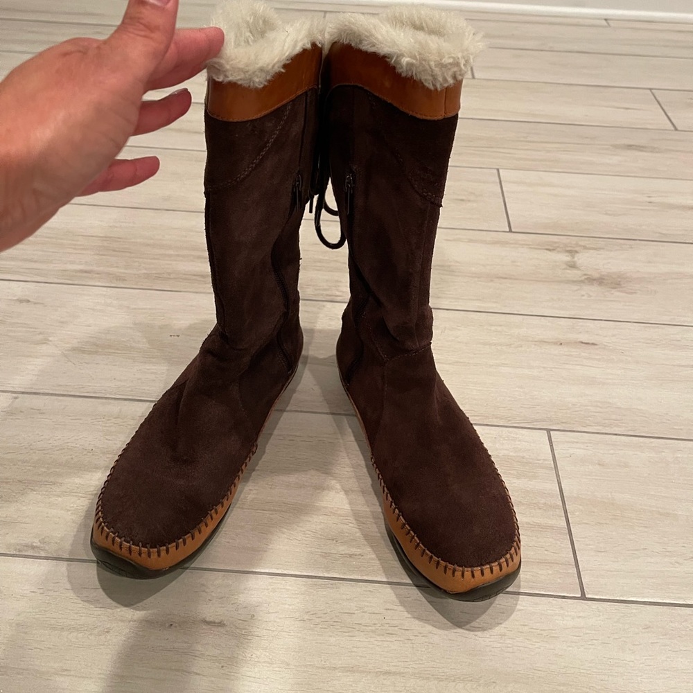 North Face Janey  Snow Moccasin Boots Primaloft Insulated Women’s size 8